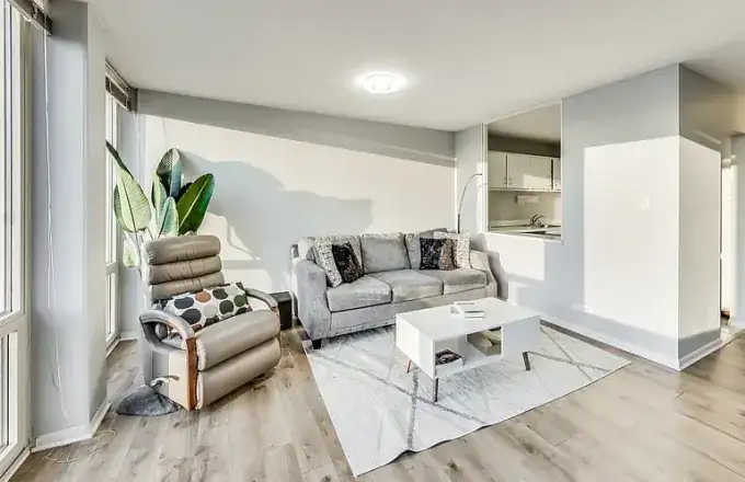 Open-concept high-rise condo remodel at 111 E Chestnut in Streeterville, Chicago